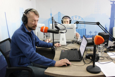 «Единая Россия» проводит радиомарафон на тему Конституции