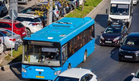 Полосу для автобусов формируют в центре Владивостока 