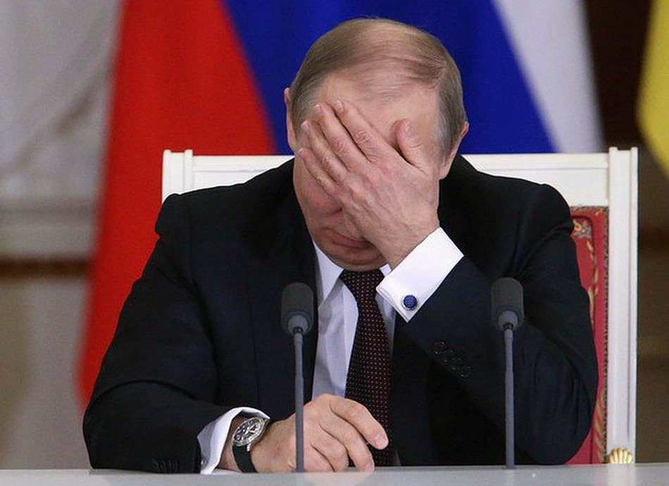 "Семья" пошла против Путина