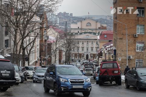 Автоматическая рассылка штрафов ждёт владивостокцев за парковку на газонах