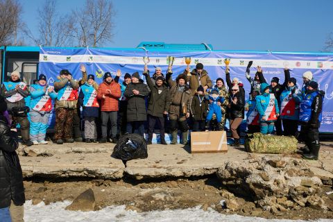 И погода теплая, и рыба ловится — во Владивостоке провели "Народную рыбалку - 2025"