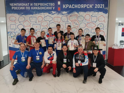 Тринадцать медалей завоевали приморские кикбоксеры на чемпионате России