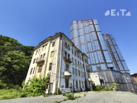 Элитный ЖК в центре Владивостока оказался нелегально эксплуатируемым недостроем