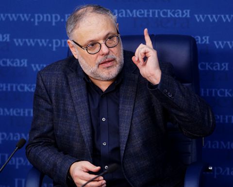 «Хотите кровавый террор?»: Хазин описал грядущие чистки в России