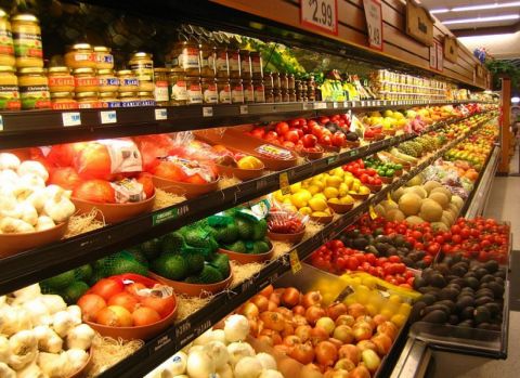 Новогодний стол в опасности: стафилококк, плесень и ртуть нашли в продуктах в Приморье