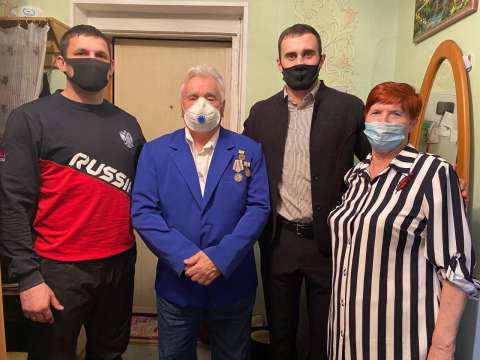 Ветерана-блокадника Ленинграда навестили в Уссурийске