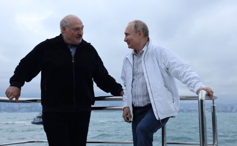 Путин поздравил Лукашенко с победой на выборах