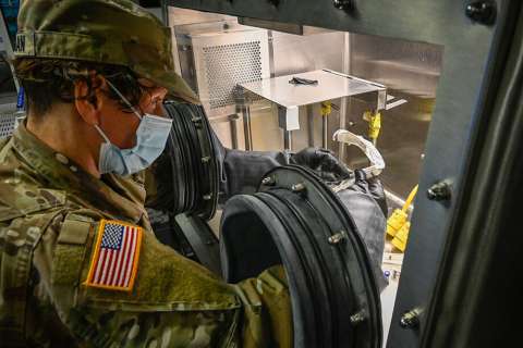 Военные биологические лаборатории США нашли на Украине