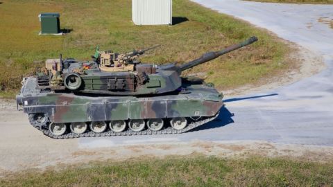 Первый подбитый американский танк Abrams хотят поставить напротив посольства США в Москве