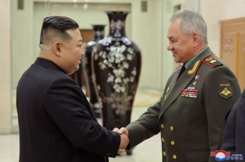 Шойгу передал Ким Чен Ыну послание от Путина