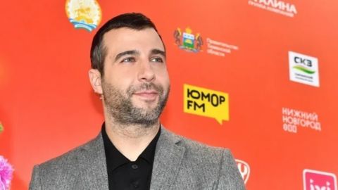 Ургант внезапно вышел в эфир и намекнул на переезд во Францию