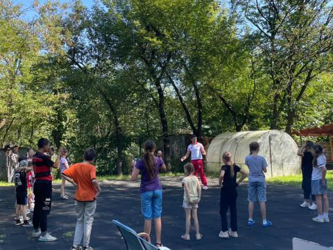 Зарядку для особенных детей провёл чемпион мира по кудо во Владивостоке