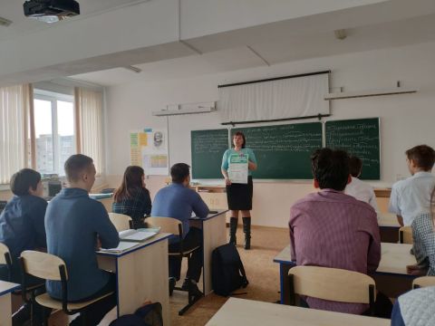 Для работы учителем в школе будет достаточно образования в колледже