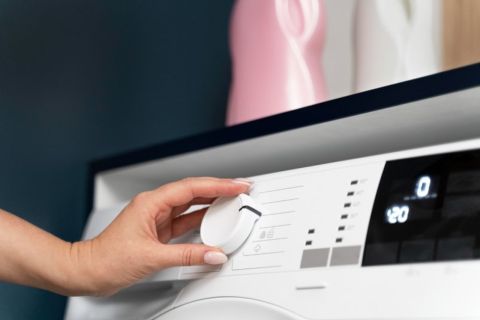 Штрафы и суд: владельцев квартир предупредили о проблемах из-за стиральной машины