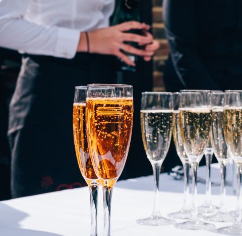 Сомелье дал совет по выбору недорогого и вкусного шампанского