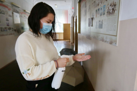 Санобработка, измерение температуры, и маски: как работают УИКи Владивостока