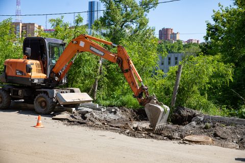 Ремонт дорог по нацпроекту «Безопасные качественные дороги» идёт на пяти улицах Владивостока