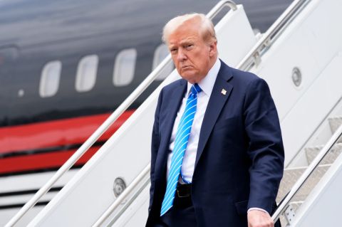 Трамп рассчитывает встретиться с Путиным и Зеленским
