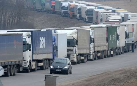 Россияне останутся без подарков на Новый год из-за коллапса в Приморье