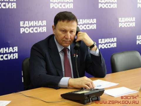 Спикер Заксобрания Приморья провел прием по вопросам ЖКХ 