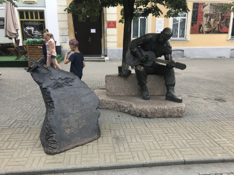 Петь на улицах хотят запретить в России