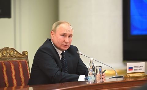 Путин призвал создать особые условия для многодетных семей и пообещал новые меры поддержки