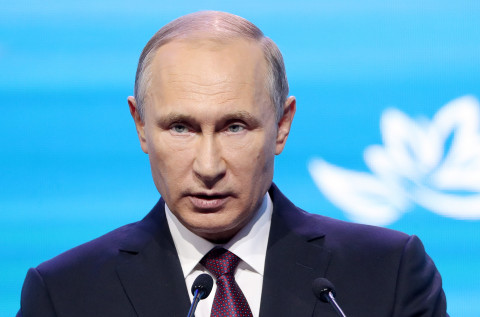 Путин подписал закон, ужесточающий правила покупки оружия