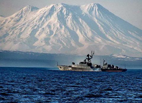 Путин поставил задачу наращивать группировку атомных ледоколов