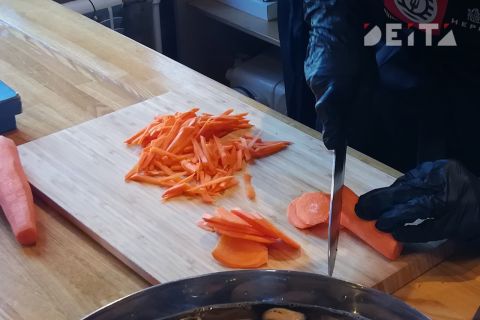 Морковный торт для украшения стола