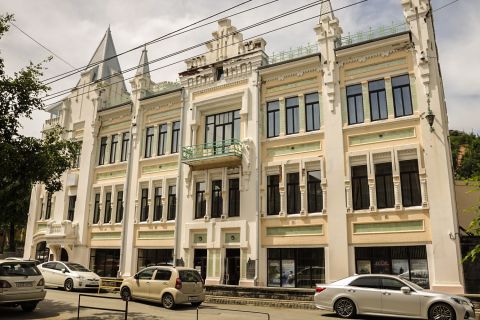 Спектакль об Арсеньеве в день 150-летия знаменитого исследователя покажут в Пушкинском театре