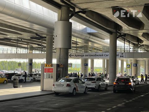 Мигрантам станет сложнее получить работу в такси