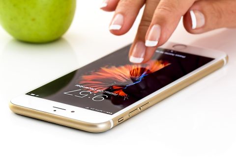 В России существенно и резко подорожали смартфоны