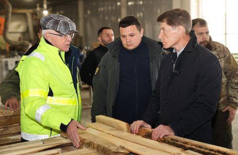 Губернатор Приморья осмотрел Лесозаводский ЛПК после восстановления