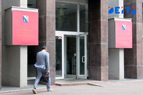 Повысить зарплаты чиновникам предложили в Совфеде