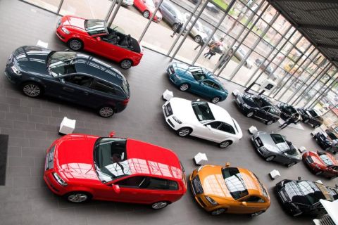 Россиян предупредили об ухудшении ситуации на авторынке в 2025 году