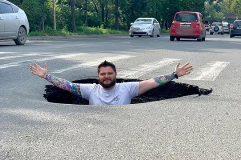 Сами с усами: В Приморье нашли «новый» способ починить дороги