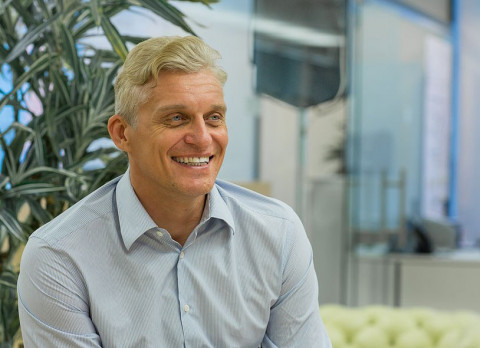 Тиньков пригнал на Камчатку суперяхту и возобновил стройку элитного отеля 