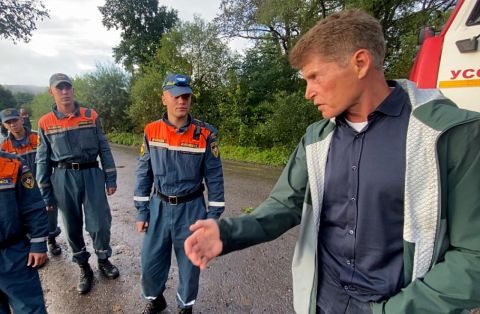 Эвакуация началась ночью: Олег Кожемяко руководит аварийно-спасательными работами