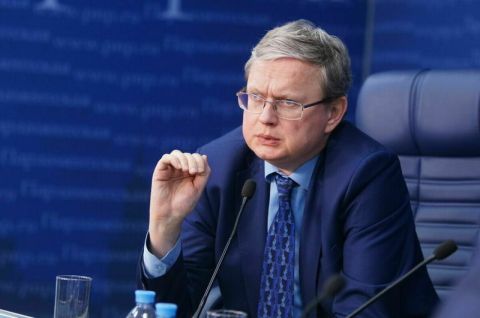 Стоит ли ждать девальвацию рубля осенью, рассказал Делягин