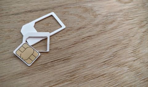 Продажу SIM-карт в России хотят ужесточить из-за мошенников
