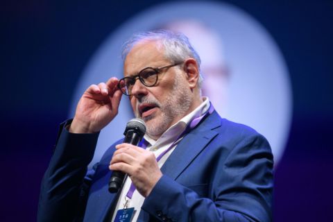 Хазин: США могут объявить часть долларов вне закона