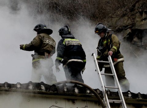 Ребёнок и мужчина пострадали на пожаре в Уссурийске