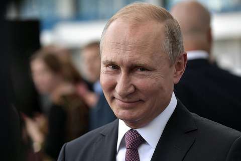 Путин запретил использование иностранных программ