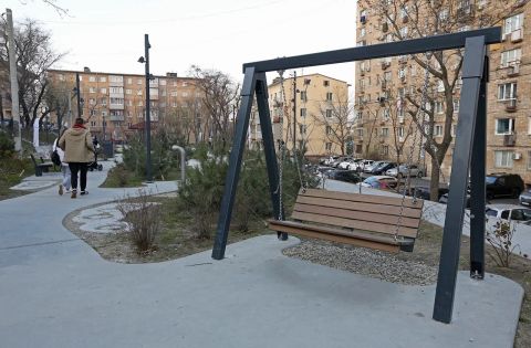 Жители улицы Окатовой во Владивостоке рады современному скверу