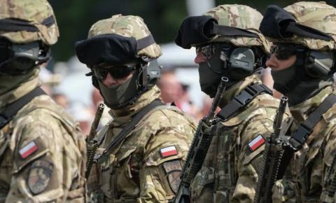 В Польше созвали экстренное заседание Совета парламентариев из-за кризиса вокруг суда