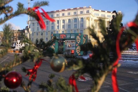 Фото-репортаж: Рай интроверта: 1 января на центральной площади Владивостока