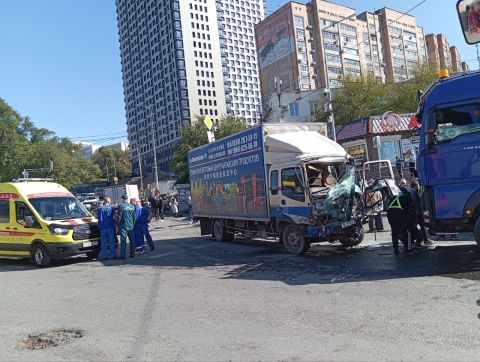 Водители грузовиков устроили несколько ДТП в Приморье (ОБНОВЛЕНО В 14:16)