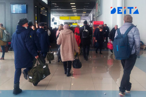 Фото-репортаж: Снежный коллапс заблокировал аэропорт Владивостока