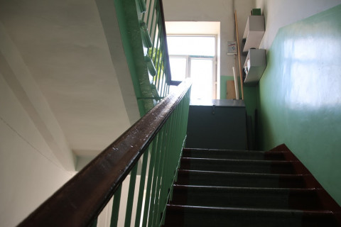 Фото-репортаж: Работу управляющих компаний города по обработке подъездов проверили во Владивостоке