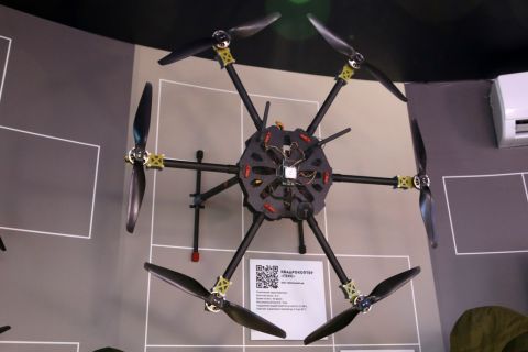 Фото-репортаж: Транспорт ВЭФ: от "Нивы" до БТР